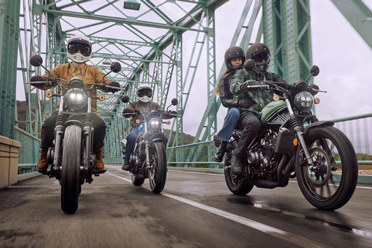 Mức giá xe Honda CL500 2025 được niêm yết ở mức 5499 bảng Anh - (tương đương khoảng 176 triệu đồng). Dự đoán mẫu xe này sẽ sớm về Việt nam nhưng không qua đường chính ngạch, mà nhập khẩu tư nhân.