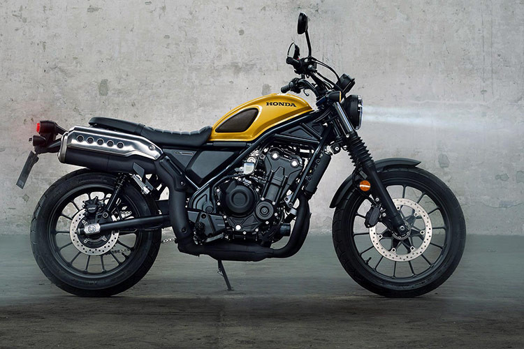 Mặc dù vẫn giữ ADN thiết kế đặc trưng của dòng scrambler nhưng mẫu xe môtô CL500 2025 đã sử dụng bộ khung thép Diamond với điều chỉnh độ cao yên 790mm kèm vị trí đặt chân mới giúp đem tới tư thế lái thoải mái hơn cho người lái.