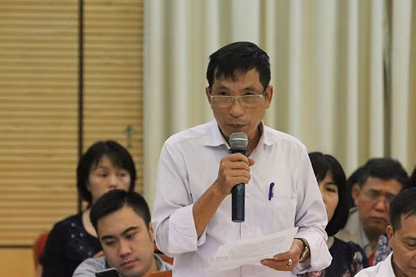 Biet thu tren rung phong ho Soc Son: Chu tich Ha Noi nhan trach nhiem