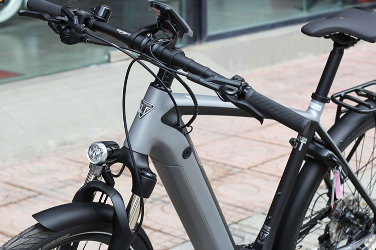 Triumph Trekker GT mới không phải chiếc xe đạp đầu tiên của thương hiệu môtô Triumph bởi hãng xe Anh Quốc đã sản xuất xe đạp từ trước năm 1889 và bắt đầu chuyển sang sản xuất xe mô tô từ năm 1902. 