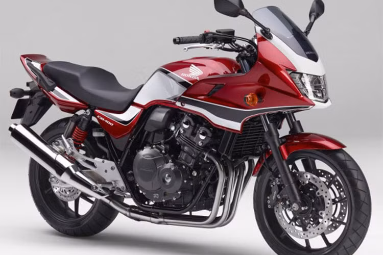 Bộ màu mới được khoác lên cho Honda CB400 2018 vẫn giữ lại bộ màu "huyền thoại" gắn liền với tên tuổi của chiếc xe đó là Đỏ, Đen và Trắng.