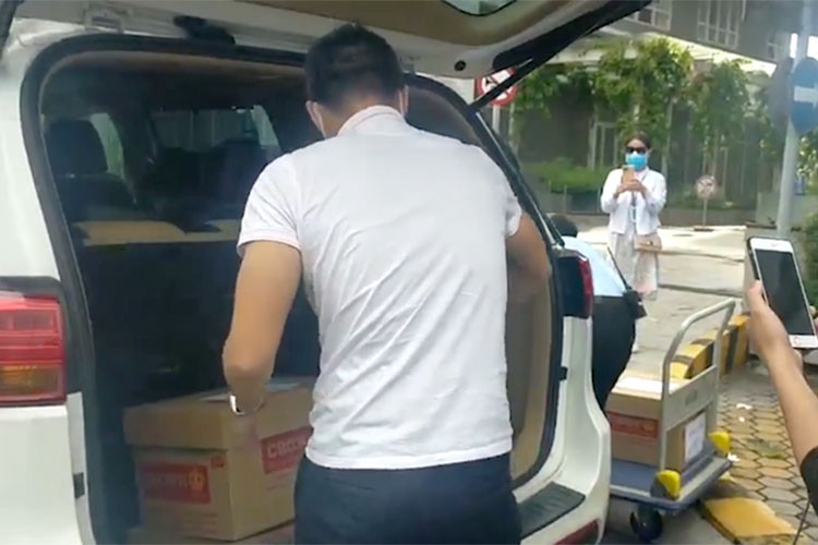 Ly do Kia Sedona la lua chon hang dau cua Thuy Tien va Mr Dam?-Hinh-2