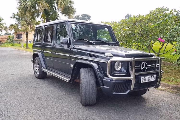 Những "Vua địa hình" Mercedes-Benz G63 AMG biển khủng tại Việt Nam trải dài khắp các tỉnh thành như Sài Gòn, Hà Nội, Bình Định, Nha Trang, Quảng Bình hay Phú Thọ. Trong đó, chiếc G63 AMG của một người yêu xe tại Phú Thọ mang biển "tứ quý" 7 được xem là khá ấn tượng.
