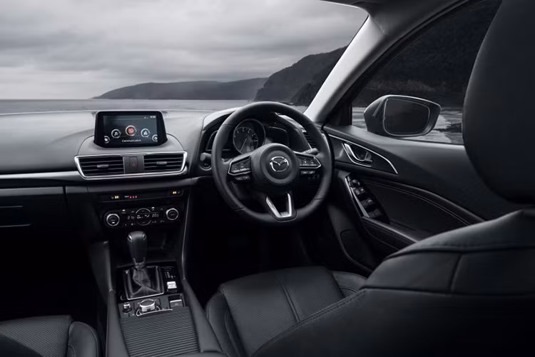 Trang bị an toàn theo tiêu chuẩn trên Mazda3 phiên bản 2017 dành cho thị trường Úc bao gồm gói an toàn i-Activsense nhưng chỉ bao gồm phanh tự động khẩn cấp dành cho bản cơ sở. Di chuyển lên trên các bản cao cấp hơn sẽ có thêm camera lùi, hệ thống cảnh báo điểm mù, hệ thống cảnh báo giao thông phía sau.