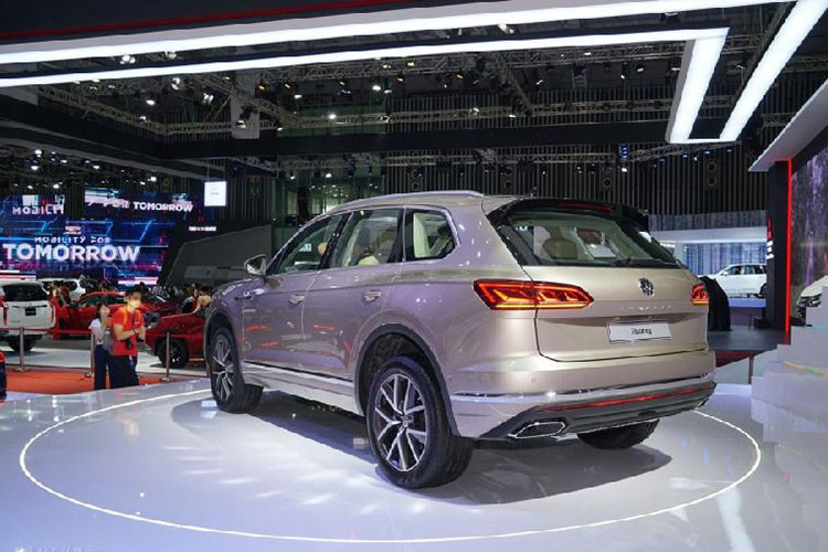 Tại thị trường châu Âu, mẫu xe Touareg 2019 sử dụng loại V6 3.0L tăng áp diesel cho công suất dao động từ 231 tới 286 mã lực tùy cấu hình. Bản xăng V6 công suất 340 mã lực. Ngoài ra, phiên bản cao cấp nhất là V8 4.0L diesel 421 mã lực cùng bản hybrid sạc điện 367 mã lực.