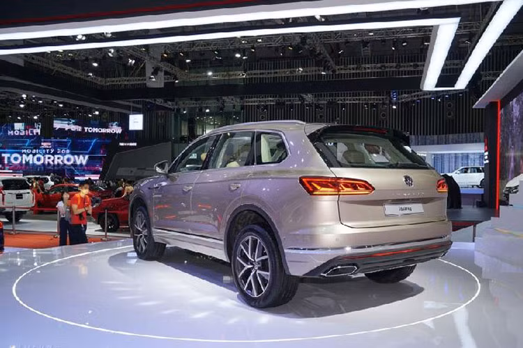 Tại thị trường châu Âu, mẫu xe Touareg 2019 sử dụng loại V6 3.0L tăng áp diesel cho công suất dao động từ 231 tới 286 mã lực tùy cấu hình. Bản xăng V6 công suất 340 mã lực. Ngoài ra, phiên bản cao cấp nhất là V8 4.0L diesel 421 mã lực cùng bản hybrid sạc điện 367 mã lực.