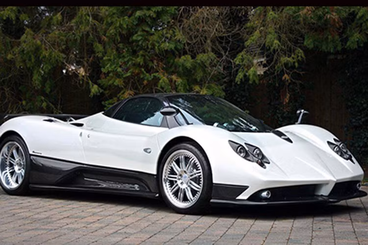 Tại Nhật Bản, chắc chắn một điều mức giá của nó sẽ không còn rẻ như 1,500,000 USD mà Pagani bán ra rồi năm 2008 mà sẽ có giá cao hơn rất, rất nhiều.