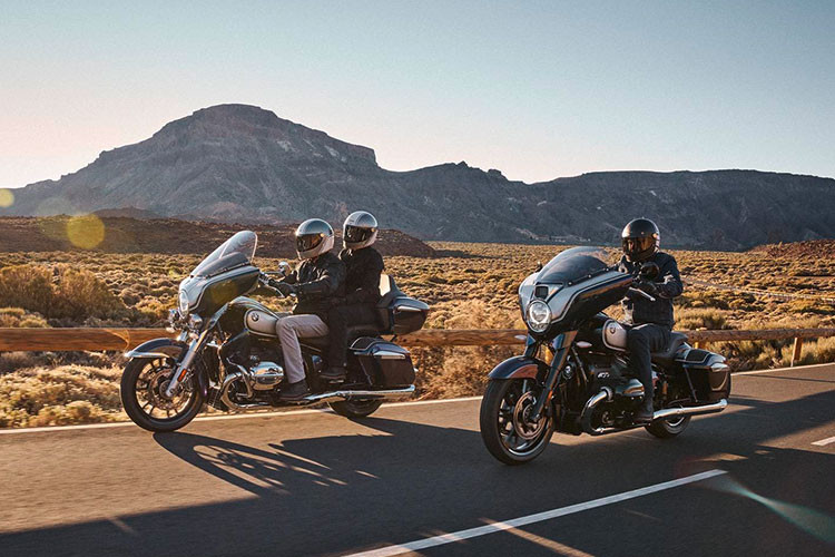 Theo công bố, giá xe BMW R18 B 2022 cho hai phiên bản tại Châu Âu được đặt ở mức từ 21.495 USD (tương đương với khoảng 495 triệu đồng) đến 24.995 USD (574 triệu đồng) và sẽ chính thức lên kệ từ tháng 8/2021 này.