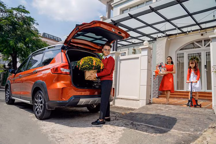 Một chiếc xe từ thiết kế bên ngoài mạnh mẽ, đến điểm nhấn nhá ở vô lăng D-cut thể thao, tầm nhìn thoáng rộng nhờ ghế lái có thể chỉnh độ cao thấp, màn hình lớn nhất phân khúc, cảm giác tăng ga thú vị vượt mức kỳ vọng nhờ hệ thống van biến thiên VVT. Bên cạnh đó, khung gầm HEARTECT chắc chắn nhưng trọng lượng xe vẫn nhẹ hơn gần 100kg so với các đối thủ cùng phân khúc cho phép xe tăng tốc bốc, êm ái, đầm chắc khi di chuyển đông người và đặc biệt tiết kiệm nhiên liệu (chỉ từ 5.47l/ 100km đường trường) bằng chức năng lockup.