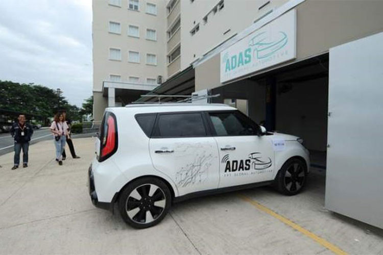 Theo ông Lê Hồng Việt, Giám đốc công nghệ FPT cho biết - FPT chính là doanh nghiệp tiên phong trong đầu tư nghiên cứu và phát triển ôtô tự hành tại Việt Nam. Theo ông, FPT đã đầu tư phát triển mạnh mẽ công nghệ tự vận hành và đặt mục tiêu trở thành một trong những doanh nghiệp "hàng đầu thế giới" về công nghệ phần mềm cho ôtô.