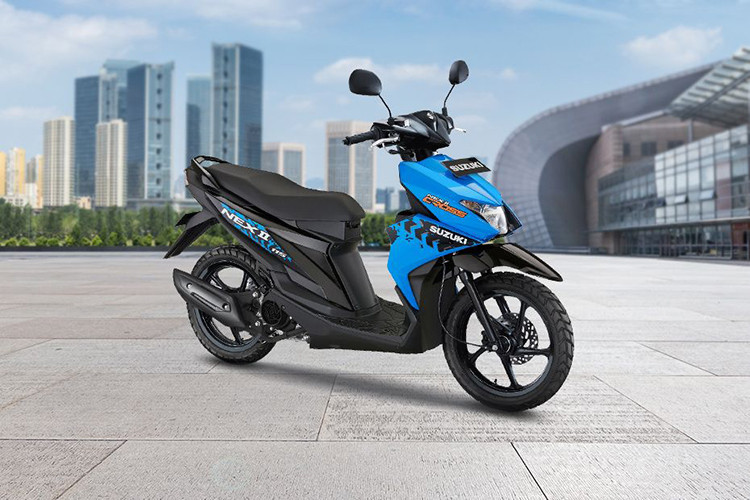 So với phiên bản tiêu chuẩn Nex II, xe ga Suzuki Nex II Cross sẽ chỉ có hai tùy chọn màu là Vàng và Xanh Dương. Thêm vào đó, Nex II Cross cũng sẽ được trang bị bộ lốp dual-sport thể hiện phong cách xe địa hình. Xe cũng có hai phiên bản là bản tiêu chuẩn và bản đặc biệt Accessories.
