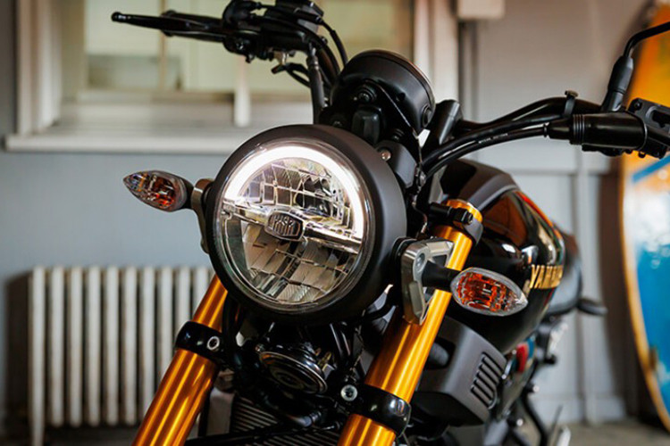 Về cơ bản, Yamaha XSR125 đã được bán tại châu Âu từ năm 2021 và bắt đầu xuất hiện tại thị trường Nhật Bản từ năm 2023. Mẫu xe này được phát triển từ XSR155 (hiện cũng đã được bán tại thị trường Việt Nam với tên gọi XS155R).