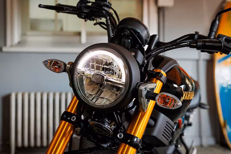 Về cơ bản, Yamaha XSR125 đã được bán tại châu Âu từ năm 2021 và bắt đầu xuất hiện tại thị trường Nhật Bản từ năm 2023. Mẫu xe này được phát triển từ XSR155 (hiện cũng đã được bán tại thị trường Việt Nam với tên gọi XS155R).