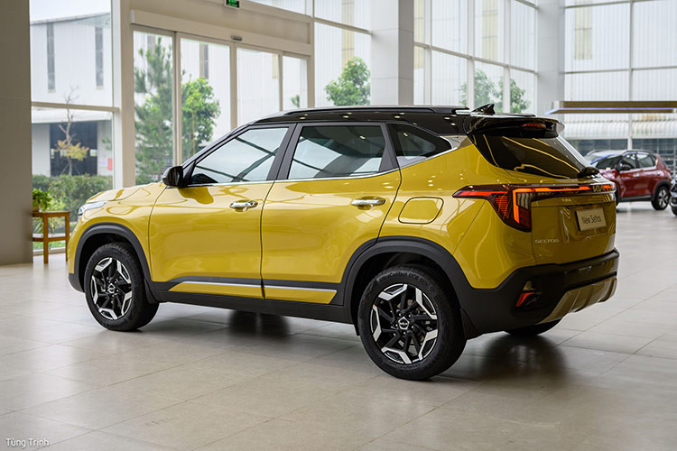 Cỗ máy 1.5 Turbo của KIA Seltos 2024 mới sản sinh công suất 158 mã lực và mô-men xoắn 253 Nm, mạnh hơn 45 mã, sức kéo lớn hơn tới 109 Nm so với bản 1.5L Deluxe.