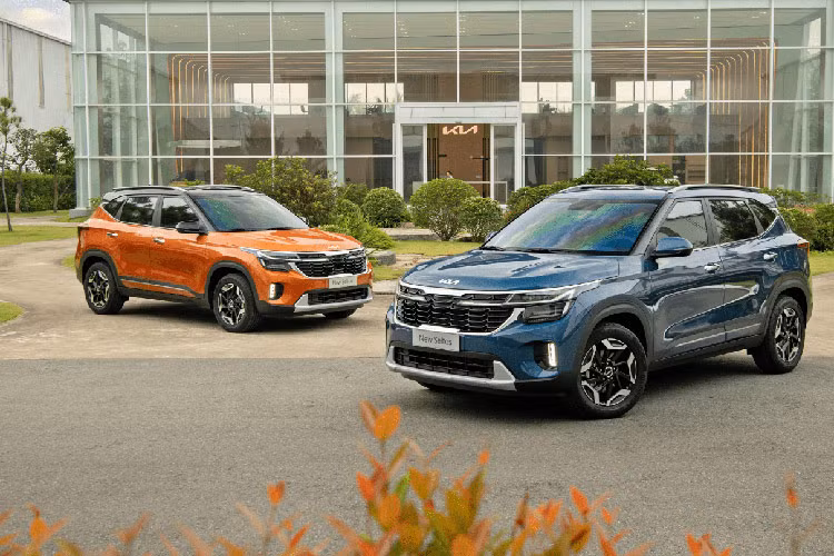 Kết thúc 11 tháng của năm 2024, kết quả bán xe KIA Seltos đạt 6.280 chiếc, giảm mạnh so với cùng kỳ năm 2023 (8.388 xe) và xếp thứ 5 toàn đội. Sự xuất hiện của phiên bản Turbo giá rẻ với động cơ tăng áp hiếm hoi trong tầm giá được kỳ vọng sẽ gia tăng sức hút cũng như thúc đẩy doanh số Seltos thời gian tới.