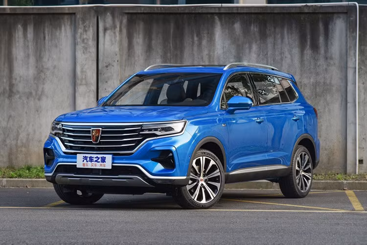 Roewe là một trong những thương hiệu con thuộc nhà sản xuất xe ôtô Trung Quốc SAIC. Các mẫu xe Roewe ban đầu vốn được dựa trên công nghệ mua lại từ nhà sản xuất xe Anh Quốc MG Rover mà đã phá sản.