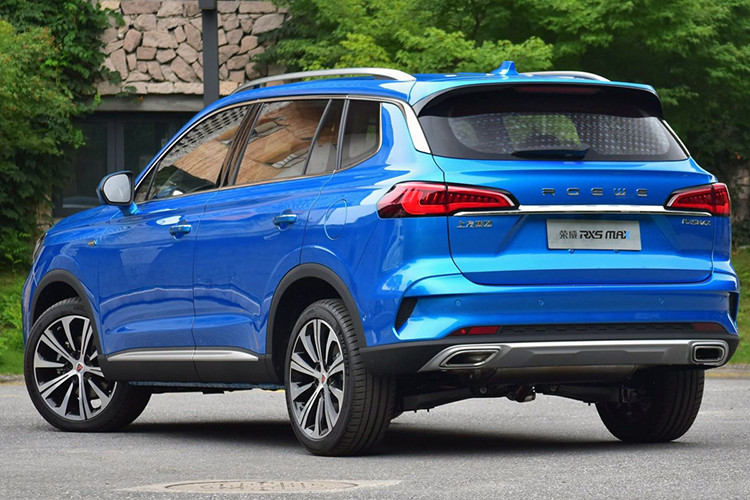 Mẫu SUV mới mẻ này có hai biến bản với hai động cơ khác nhau, gồm 300 TGI và 400 TGI. Trong đó, phía trước có động cơ tăng áp dung tích 1.5 lít với 173 mã lực và mô-men xoắn cực đại 275 Nm, ghép cặp tới một hộp số sàn 6 cấp hoặc tự động 6 cấp. Phía sau có động cơ tăng áp dung tích 2.0 lít với 231 mã lực và mô-men xoắn cực đại 370 Nm, ghép cặp tới một hộp số DCT 6 cấp.