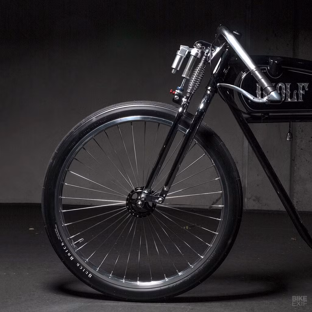 “Tôi cam kết với mình rằng đây sẽ là mẫu xe môtô phân khối nhỏ cuối cùng trước khi chuyển sang những chiếc dung tích lớn sau nhiều năm cố gắng mang động cơ xăng lên xe đạp. Đây sẽ là chiếc xe đánh dấu mốc quan trọng trong sự nghiệp của tôi”, Jeff kể.