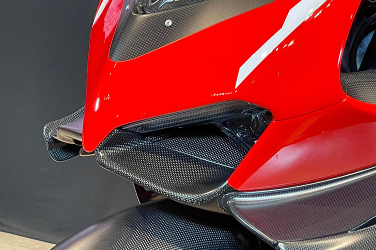 Bên cạnh siêu môtô Ducati Superleggera V4, Minh Nhựa còn mua thêm 4 mẫu xe khác là Panigale V2, Streetfighter V4, Panigale V4 S và Scrambler 1100 Pro. Có thể thấy doanh nhân này đã sở hữu gần như toàn bộ dải sản phẩm của dòng Ducati Panigale, trừ Panigale V4 SP.