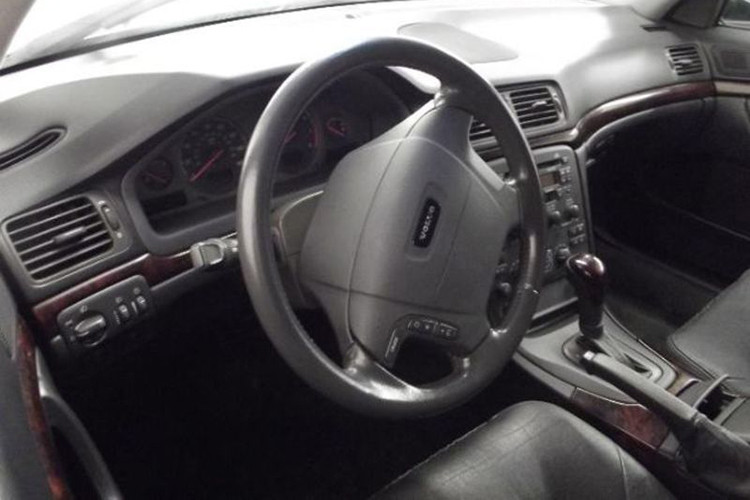 Đây không phải là chiếc xe Volvo đầu tiền có kiểu dáng limousine sang trọng. Các mẫu xe của thương hiệu Thụy Điển thường được sử dụng cho đủ loại hoạt động đa dạng từ thương mại đến dành cho chính khách...