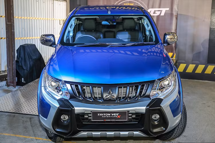 Việc sử dụng vật liệu nhôm làm giảm trọng lượng động cơ đến 30kg so với thế hệ trước, từ đó giúp phân bổ trọng lượng tốt hơn giữa phần đầu và đuôi xe, mang lại khả năng vào cua dễ dàng và ổn định hơn. Mitsubishi Motors cũng là thương hiệu đầu tiên ứng dụng vật liệu nhôm vào động cơ Diesel trên dòng xe du lịch.