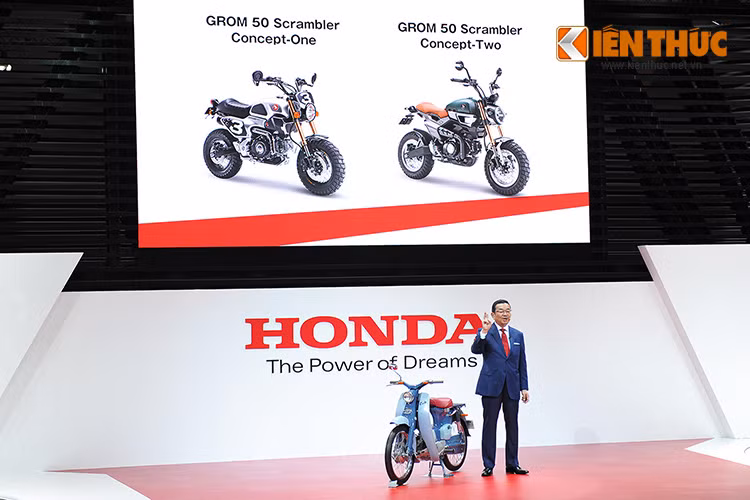 Bằng việc đặt bộ ắc quy, một linh kiện có trọng lượng nặng, vào vị trí thấp trong khoang giữa thân xe, việc lên xuống xe đã được thực hiện một cách dễ dàng.