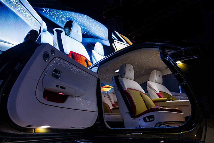 Rolls-Royce Spectre gan 18 ty Minh Nhua dat mua co the gay chay no?-Hinh-2