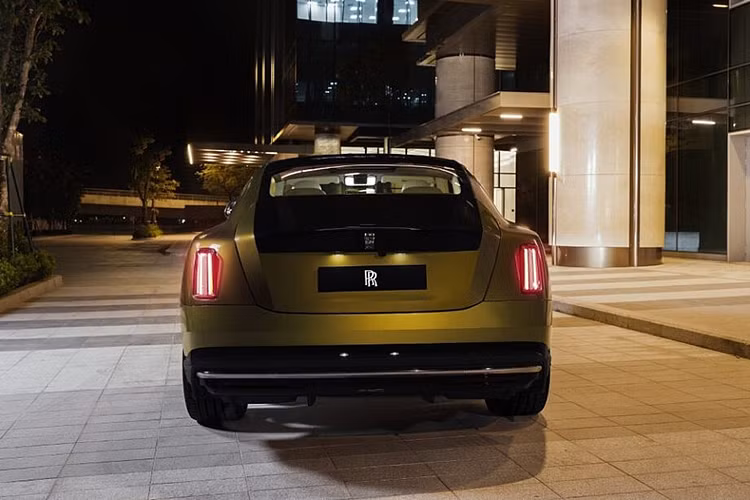 Rolls-Royce Spectre gan 18 ty Minh Nhua dat mua co the gay chay no?-Hinh-3