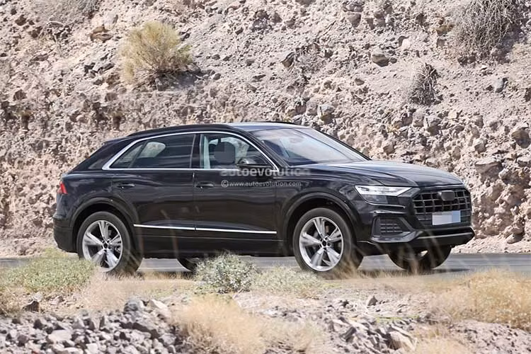 Audi Q8 bản concept được ra mắt công chúng tại triển lãm ôtô quốc tế lần thứ 10 của Audi tại Trung Quốc. Mới đây, những hình ảnh một nguyên mẫu Q8 nguỵ trang sơ sài được phát hiện trên đường thử nghiệm. Ngoại hình xe không nhiều khác biệt so với Q8 Concept. 