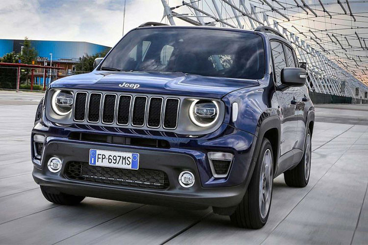 Tập đoàn xe hơi đình đám Fiat Chrysler đã chính thức cho ra mắt phiên bản nâng cấp 2019 của dòng SUV cỡ B Jeep Renegade. Phiên bản nâng cấp của mẫu xe Jeep Renegade 2019 mới này đã từng được vén màn tại triển lãm ôtô Torino 2018 diễn ra ở Ý cách đây không lâu.