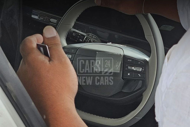 Kia Syros hoàn toàn mới này là một bước đi chiến lược quan trọng của hanmgx xe Hàn Quốc trong việc mở rộng dòng sản phẩm SUV của mình tại những thị trường đang phát triển.