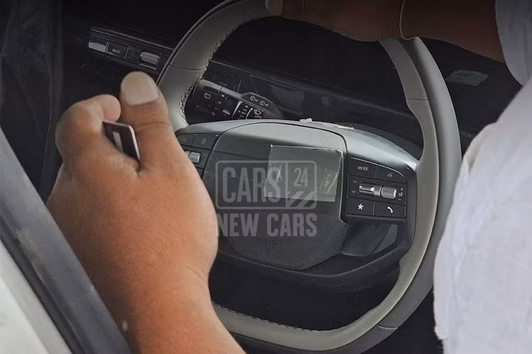 Kia Syros hoàn toàn mới này là một bước đi chiến lược quan trọng của hanmgx xe Hàn Quốc trong việc mở rộng dòng sản phẩm SUV của mình tại những thị trường đang phát triển.