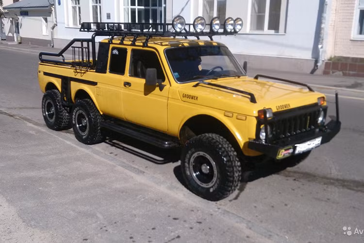 Chiếc xe bán tải Lada Niva độc nhất vô nhị này có thể là lựa chọn thay thế giá mềm hơn nhiều so với một chiếc Mercedes-AMG G63 6x6, nhưng sự thực là dù có thể rẻ tiền thì cũng chưa chắc có ai sẵn lòng mua nó.