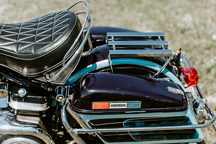 Dù có giá rất cao là 800.000 USD nhưng chiếc Harley-Davidson FLH 1200 Electra Glide vẫn chỉ xếp thứ 3 trong số những mẫu xe môtô có mức bán đấu giá cao nhất thế giới hiện nay.