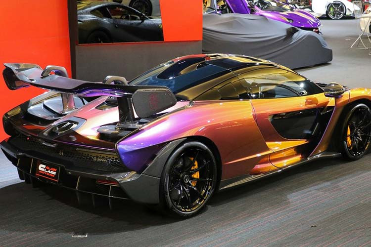 Nguồn cung cấp sức mạnh của McLaren Senna mang màu Cerberus Pearl vẫn là khối động cơ xăng V8, tăng áp kép, dung tích 4.0 lít, lấy từ siêu phẩm 720S đã có mặt tại Việt Nam. Tất nhiên, khối động cơ này đã được tinh chỉnh lại nhằm giúp siêu phẩm hàng hiếm McLaren Senna có công suất tối đa lên đến 789 mã lực và mô-men xoắn cực đại 800 Nm.