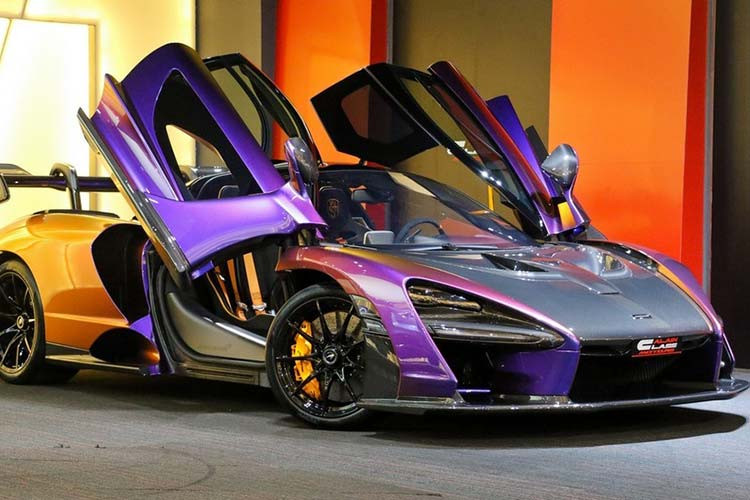 Giá xe McLaren Senna khi xuất xưởng bán ra tương đương khoảng 22,3 tỷ đồng, nhưng khi đến Thái Lan vào tháng 12/2019 vừa qua mẫu xe này được một số trang tin ở Thái đồn đoán có giá lên đến 153 tỷ đồng, tức gấp 6 lần giá xe tại Mỹ. Đây là điều gây bất ngờ cho giới mê xe tại Đông Nam Á cũng như các tay chơi siêu xe Việt Nam.