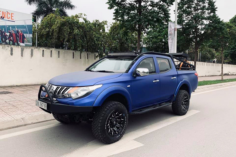 Mới đây, một chiếc xe Mitsubishi Triton đời 2015 đã sử dụng tới 4 năm được rao bán với mức giá lên đến gần 1 tỷ đồng. Điều làm nên mức giá này, không gì khác chính là dãy biển số 567.89.