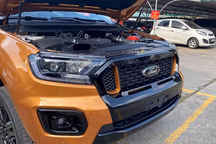 Với thành tích 2.221 xe bán ra trong tháng 12 Ford Ranger bứt phá với doanh số tháng 12 kỷ lục và vẫn là một trong những gương mặt được nhiều khách hàng Việt yêu thích, lựa chọn. Đồng thời, đây cũng là mẫu xe bán chạy nhất phân khúc xe bán tải tại nước ta. Trong suốt một năm 2020 vừa qua hãng xe Mỹ đã giao đến tay người tiêu dùng 13.291 xe, giảm gần 30 xe so với cùng kỳ năm ngoái.