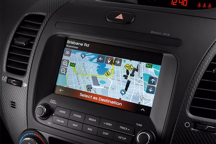 Phiên bản Sport còn sở hữu thêm mâm hợp kim 17 inch, vô-lăng bọc da, ghế ngồi thể thao. Phiên bản Sport+ được trang bị thêm đèn LED định vị ban ngày, chìa khóa thông minh, khởi động bằng nút bấm, điều hòa nhiệt độ hai vùng độc lập.