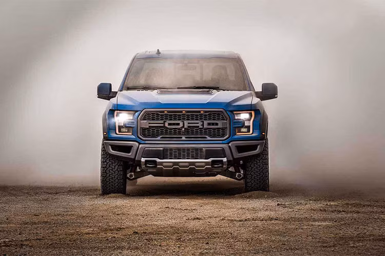 Tuy nhiên, hãng xe ôtô Ford đã tập trung cải thiện khả năng vận hành, xe được trang bị hệ thống treo với phuộc FOX Racing Shox 2019 với công nghệ - Live Valve mới mà bộ phận hiệu suất Ford Performance hợp tác cùng với Fox Racing® để phát triển cho F-150 Raptor 2019.