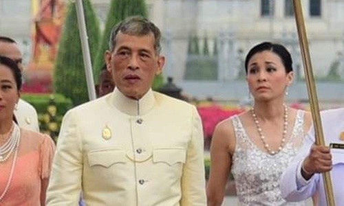 Vua Thai ket hon voi nu tuong than can-Hinh-2