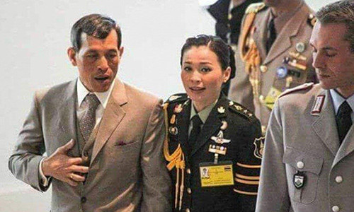 Vua Thai ket hon voi nu tuong than can