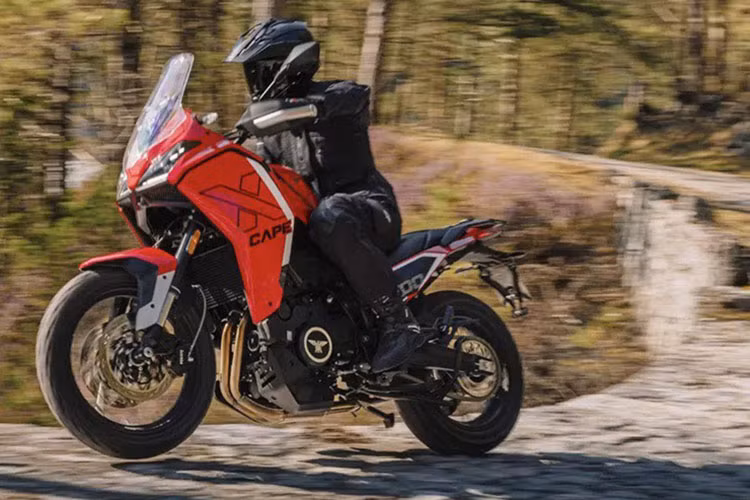 Xe sẽ có mặt tại các đại lý và showroom ở châu Âu từ tháng 6 tới, mức giá xe Moto Morini X-Cape 700 chính thức là 7.499 bảng Anh (khoang 259 triệu đồng) khi quy đổi ra tiền Việt theo tỷ giá hiện tại.