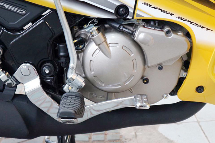Tại thị trường Malaysia, mẫu xe Yamaha 125ZR phiên bản mới nhất hiện vẫn giữ nguyên giá bán ở mức 7.269 RM (tương đương khoảng hơn 40 triệu đồng). Hiện tại, những chiếc xe này vẫn được nhiều cửa hàng nhập khẩu xe máy tại Việt Nam đưa về nhưng chủ yếu khu vực phía Nam.