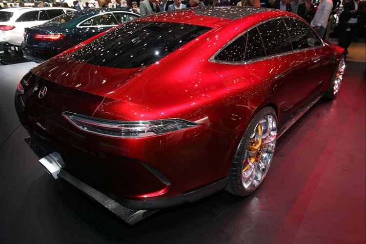 Thực tế, nhãn tên "73" vốn đã được hãng sử dụng từ rất lâu trong quá khứ cho một số chiếc xe đặc biệt như Mercedes SL73 siêu hiếm, vào tháng 2/2018 hãng xe Đức cũng đã đăng ký nó cho các phiên bản hàng đầu của G-Class (G73) và S-Class (S73) thế hệ tiếp theo.