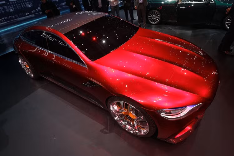 GT 4-Door Coupe dưới cấu hình 63 S hiện đang là mẫu xe thương mại mạnh nhất của Mercedes (không tính Mercedes-AMG One), nhưng vị trí này sẽ sớm thuộc về một mẫu xe khác có tên là GT73, các tin đồn gần đây cho rằng như vậy. Mercedes-AMG GT73 mới dự kiến sẽ ra mắt vào đầu năm tới và mạnh khoảng 800 mã lực.