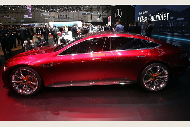 Tuy nhiên, cho đến nay hệ truyền động siêu khủng của mẫu concept năm 2017 vẫn chưa được hãng xe sang Mercedes đưa vào bất kỳ một mẫu xe sản xuất nào. Nhưng có vẻ như chúng ta sẽ không còn phải đợi lâu nữa. 