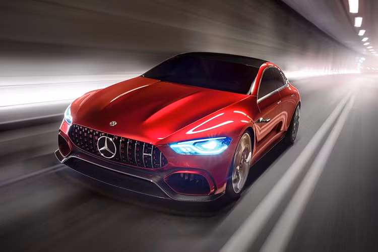 Cuối cùng, giá xe Mercedes-AMG GT73 chắc chắn sẽ bán ra cao hơn so với GT63 S, đang có giá 159.000 USD (tương đương 3,69 tỷ đồng), bởi vì đối thủ của nó - Porsche Panamera Turbo S E-Hybrid - có giá lên tới 186.200 USD (khoảng 4,33 tỷ đồng). 
