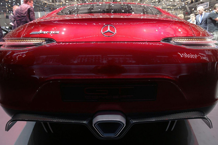 Khi đó, Mercedes cũng đã đăng ký tên “GT73 4Matic+”, đây chắc chắn sẽ là một chiếc xe thể thao cực kỳ mạnh mẽ, trở thành đối thủ cạnh tranh trực tiếp với Porsche Panamera Turbo S E-Hybrid - chiếc xe 677 mã lực.