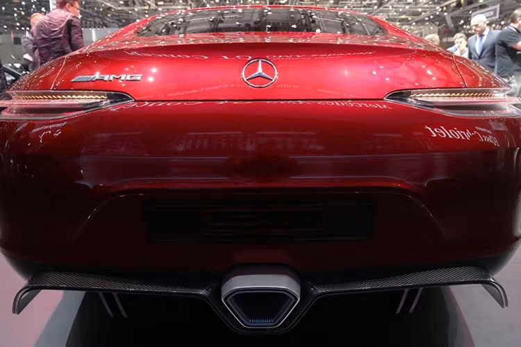 Khi đó, Mercedes cũng đã đăng ký tên “GT73 4Matic+”, đây chắc chắn sẽ là một chiếc xe thể thao cực kỳ mạnh mẽ, trở thành đối thủ cạnh tranh trực tiếp với Porsche Panamera Turbo S E-Hybrid - chiếc xe 677 mã lực.